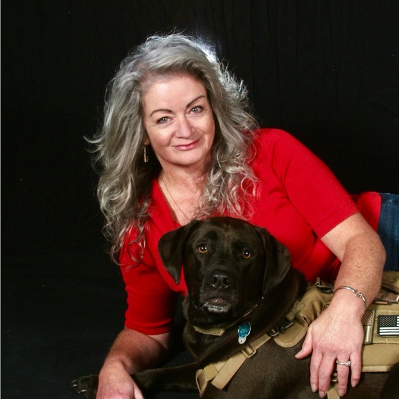 Meet your Posher, Lori Ann - Picture 1 of 7